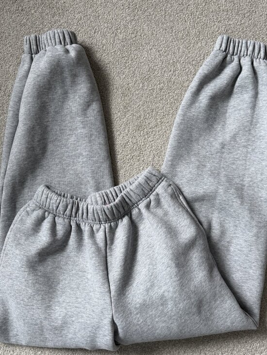 Edikted Pants - Edikted Athletic Joggers in Grey | Size S